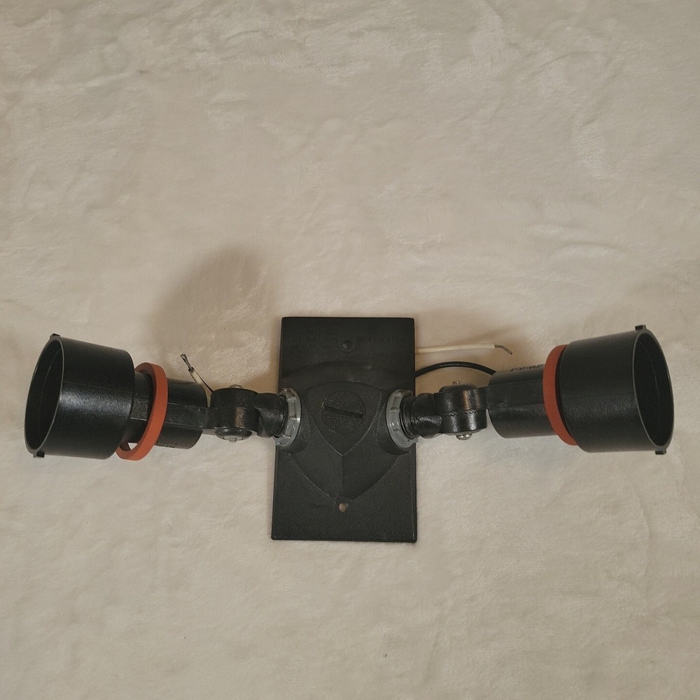 Outdoor Security Flood Light Par Bulb‎ 150W Max Twin Suitable For Wet Locations
